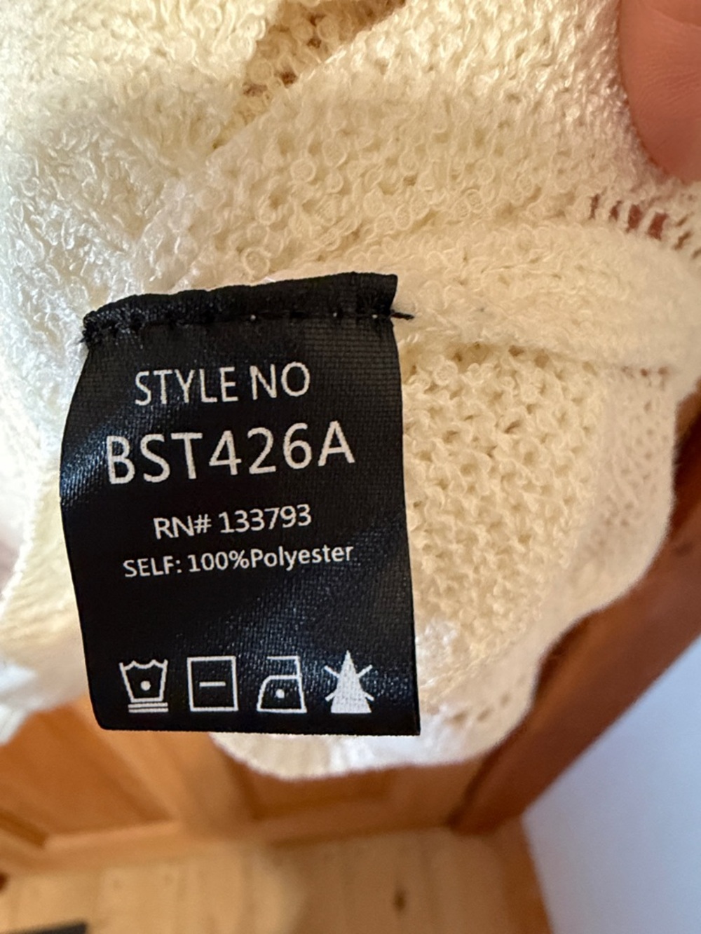 POL Cream Open-Knit V-Neck Sweater with Pastel Stars - Picture 3 of 16